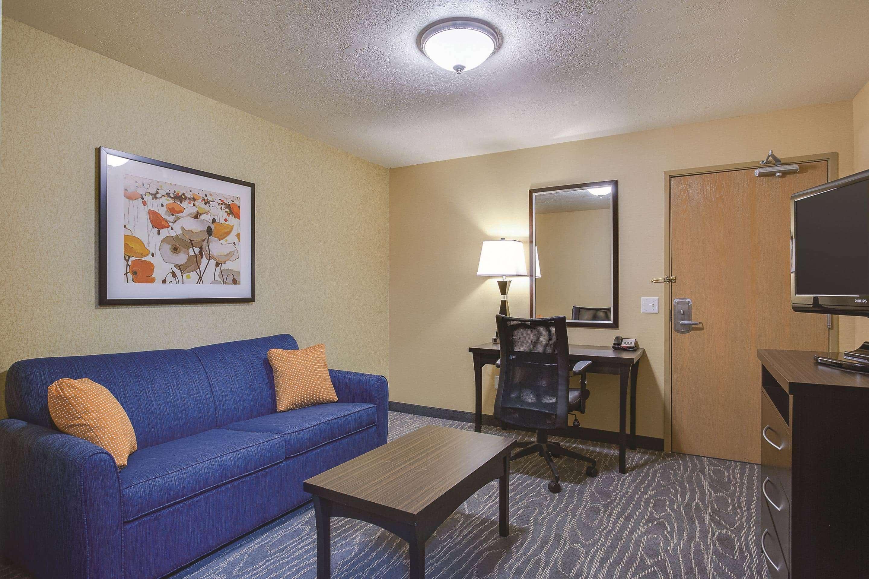La Quinta By Wyndham Logan Otel Dış mekan fotoğraf